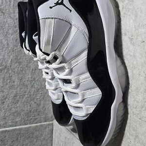 Jordan 11 Retro Low "Concord" Size 9.5